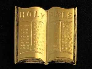 Chaplain Holy Bible Lapel Pin Gold New