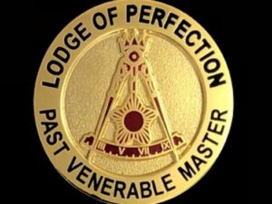 Past Venerable Master Lapel Pin