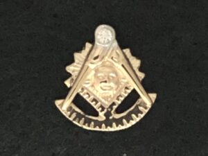 Masonic Past Master Lapel Pin in 10 karat Gold